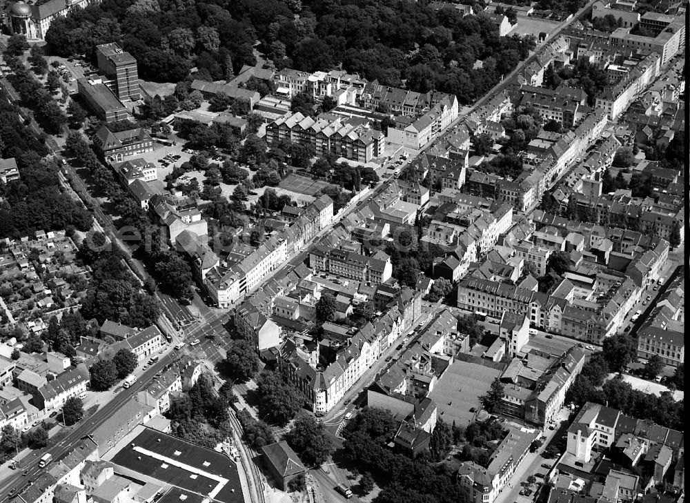 Krefeld from the bird's eye view: City view of downtown area Krefelder Stadtgarten in Krefeld in the state North Rhine-Westphalia, Germany