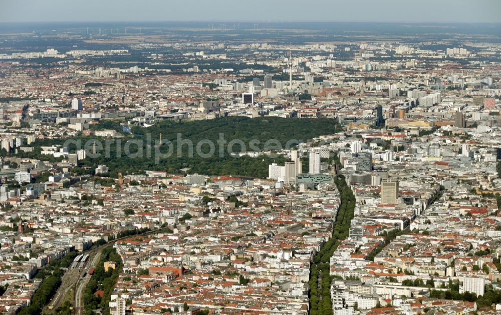 Berlin from the bird's eye view: City view of downtown area Mitte in Berlin including Tiergarten, Potsdamer Platz und Leipziger Platz. Additional the districts of Charlottenburg, Wilmersdorf, Schoeneberg, Neukoelln, Mitte, Kreuzberg