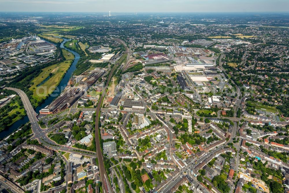 Aerial image Mülheim an der Ruhr - City view of downtown area Muelheim West in Muelheim on the Ruhr in the state North Rhine-Westphalia