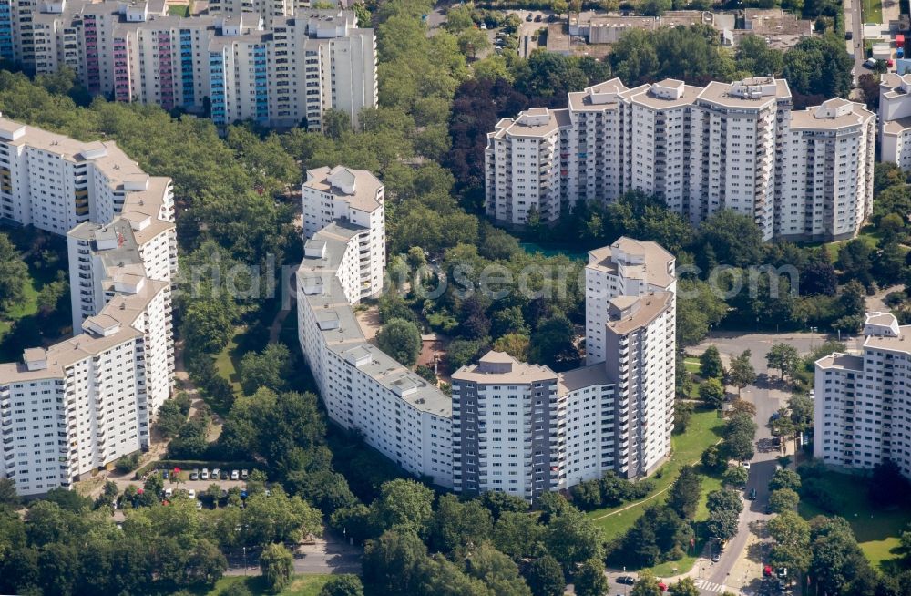 Aerial photograph Berlin - City view of downtown area Maerkisches Viertel in the district Reinickendorf in Berlin