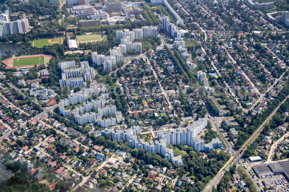 Aerial photograph Berlin - City view of downtown area Maerkisches Viertel in the district Reinickendorf in Berlin