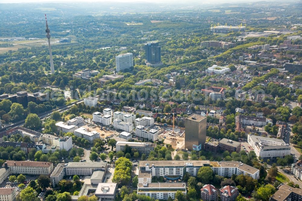 Aerial photograph Dortmund - City view of downtown area east near the Rheinlanddamm in Dortmund in the state North Rhine-Westphalia. View on the Floriantower in Westfalenpark, former Kronen brewery and new houses in the Maerkischen Strasse