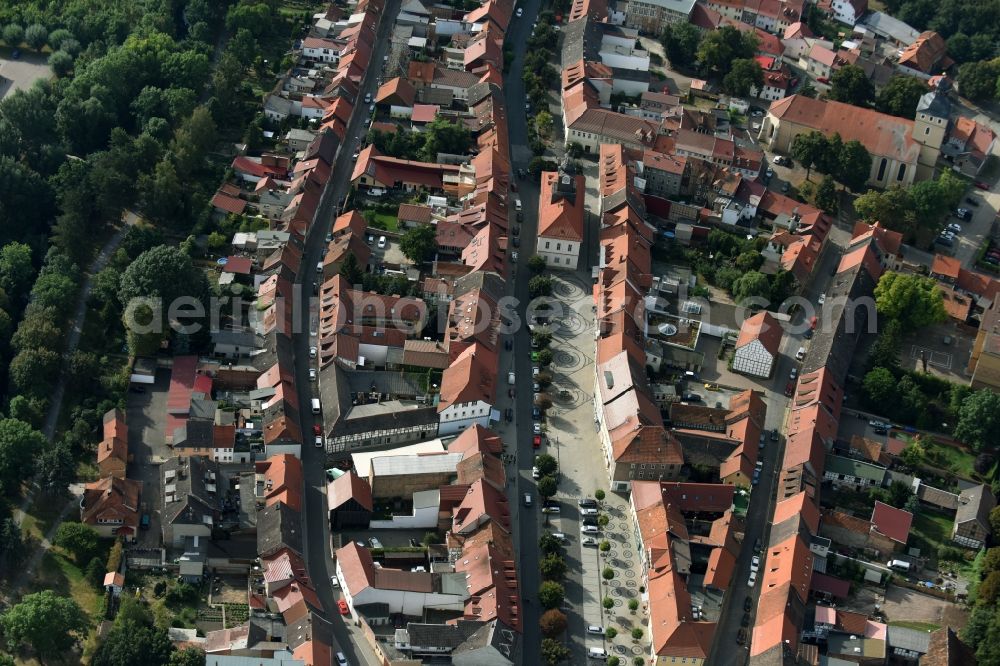 Aerial photograph Greußen - City view of downtown area with town hall at the market square in Greussen in the state Thuringia