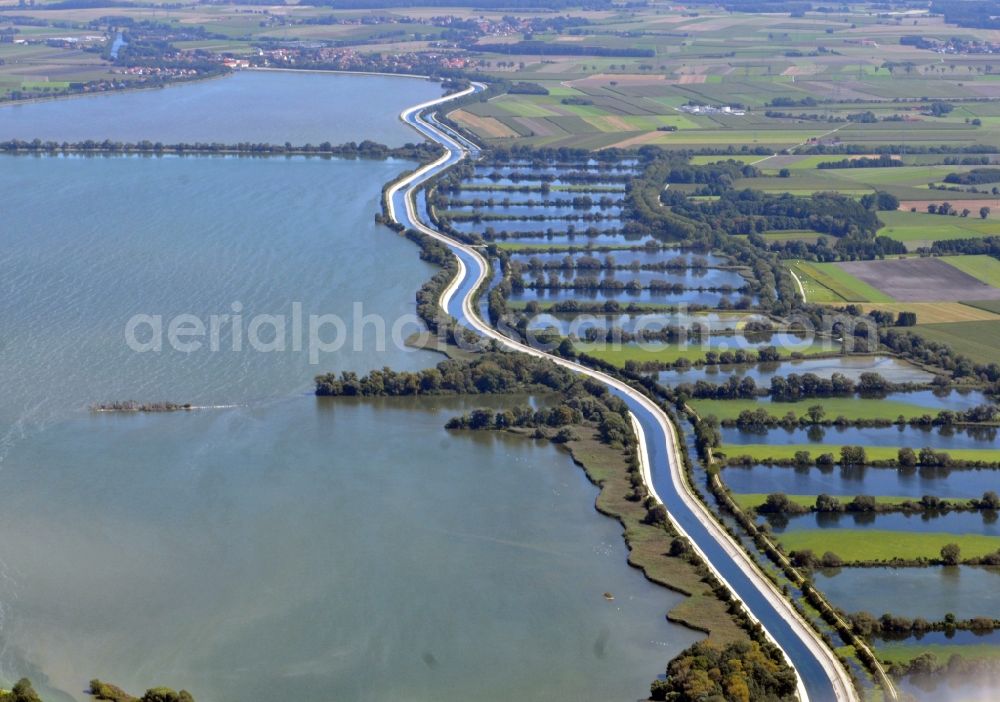 Ismaning from the bird's eye view: City view of downtown area on lake Speichersee in Ismaning in the state Bavaria, Germany