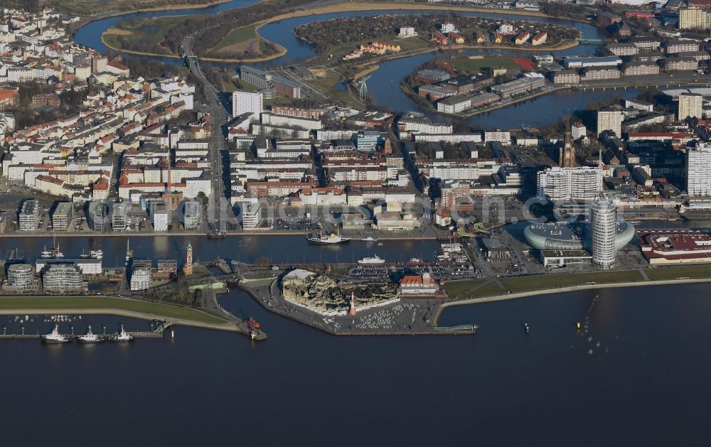 Aerial image Bremerhaven - City view of downtown area on the banks of the river course of the Weser in Bremerhaven in the state Bremen