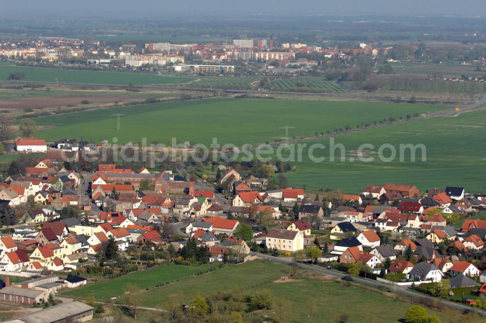 Jersleben from the bird's eye view: Blick auf das Dorf Jersleben, ein Ortsteil der Einheitsgemeinde Niedere Börde im Landkreis Börde in Sachsen-Anhalt.