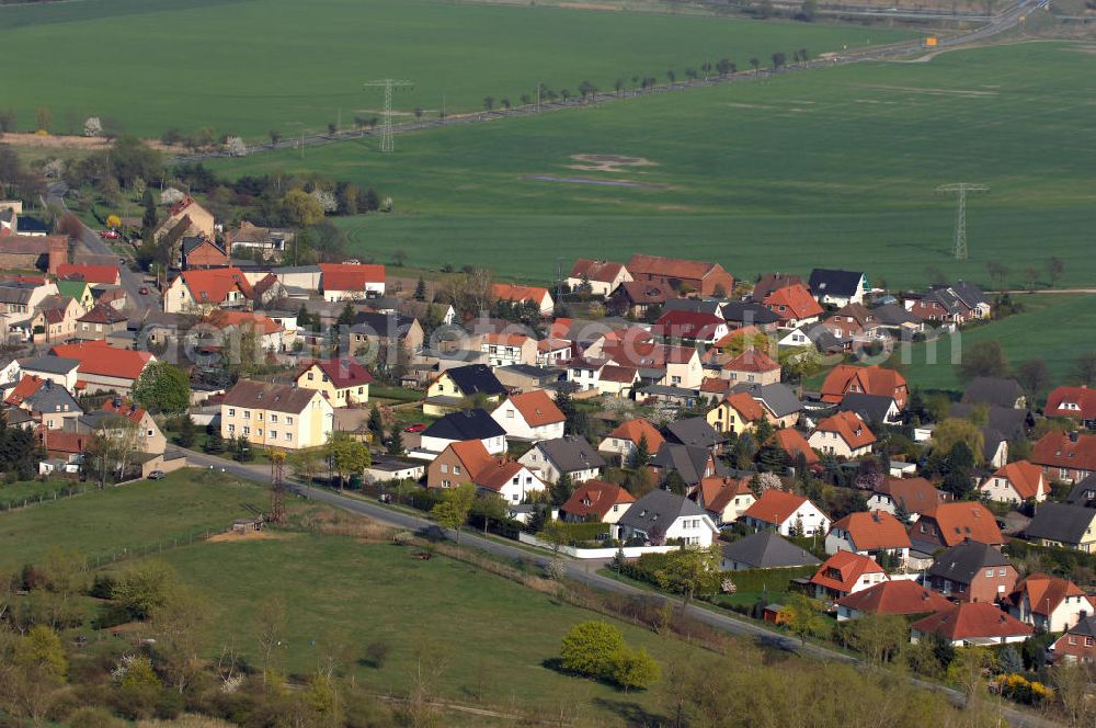 Aerial photograph Jersleben - Blick auf das Dorf Jersleben, ein Ortsteil der Einheitsgemeinde Niedere Börde im Landkreis Börde in Sachsen-Anhalt.