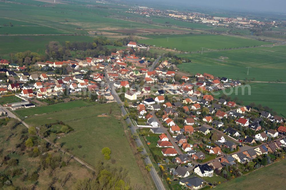 Jersleben from the bird's eye view: Blick auf das Dorf Jersleben, ein Ortsteil der Einheitsgemeinde Niedere Börde im Landkreis Börde in Sachsen-Anhalt.