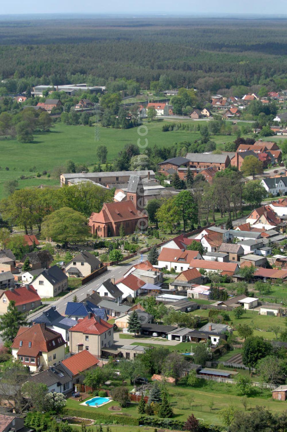 Aerial photograph Gardelegen OT Jävenitz - Cityscape with church at the street Hottendorfer Strasse of Jaevenitz in Saxony-Anhalt