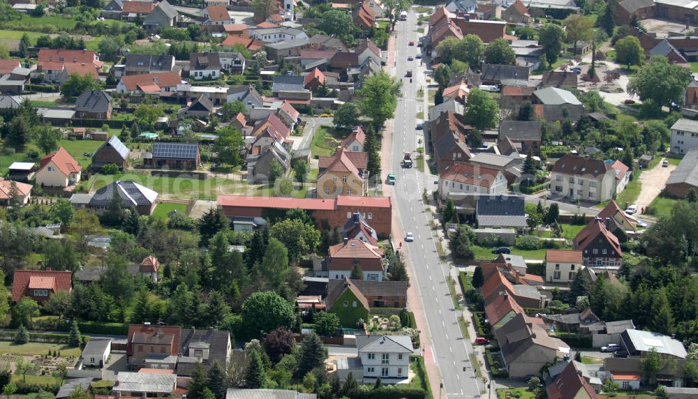 Gardelegen OT Jävenitz from the bird's eye view: Cityscape with the streets Klosterstrasse and Breite Strasse of Jaevenitz in Saxony-Anhalt