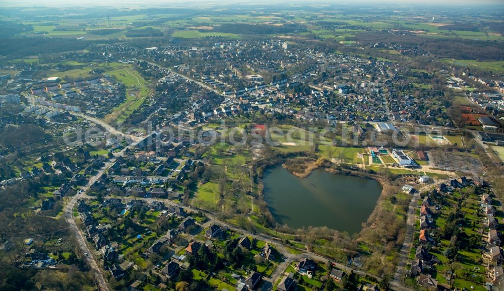 Kamp-Lintfort from above - View of the town of Kamp-Lintfort in the state of North Rhine-Westphalia. View from the East across the town center