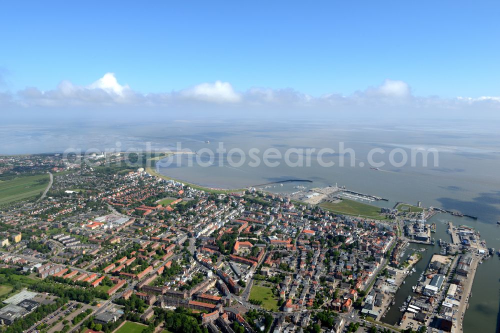 Cuxhaven from the bird's eye view: City view on sea coastline of North Sea in Cuxhaven in the state Lower Saxony, Germany