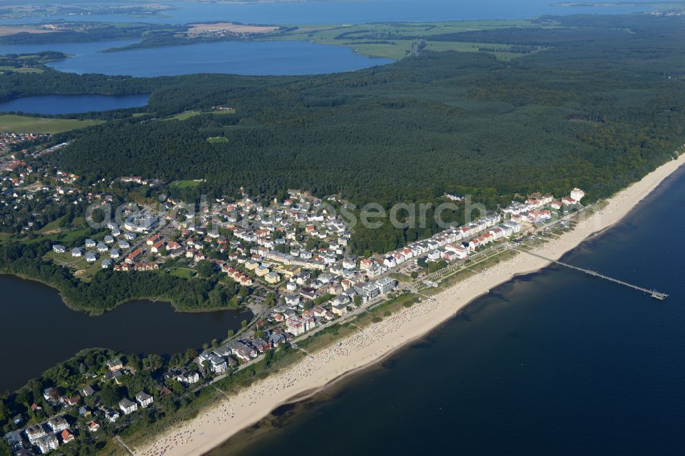 Aerial photograph Bansin - City view on sea coastline of Baltic Sea on street Seestrasse in Bansin on the island of Usedom in the state Mecklenburg - Western Pomerania, Germany