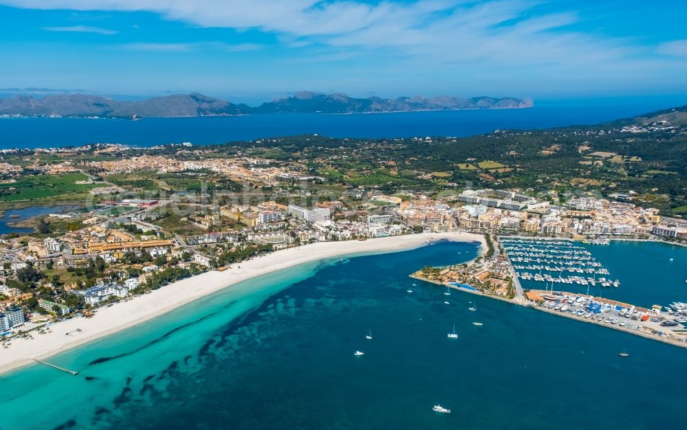 Aerial photograph Alcudia - City view on sea coastline on Strand von Alcudia in Alcudia in Balearic island of Mallorca, Spain