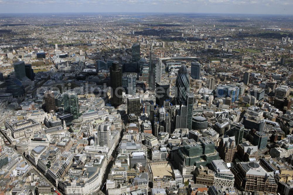 Aerial image London - Stadtansicht der Londoner Innenstadt an der Fenchurch Street / Leadenhall St. Mit im Bild das Banken- und Versicherungs- und Finanzviertel mit dem Gherkin oder Swiss-Re-Tower. City View of central London at Fenchurch Street and Leadenhall St. in the picture with the banking and insurance and financial district, with the Gherkin or Swiss Re Tower.