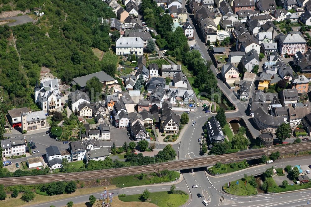 Aerial image Lorch - View of the town of Lorch in the state of Hesse. Lorch is a small town in the Middle Rhine Valley, where the Rhine forms the border to Rhineland-Palatinate. The town is characterised by viniculture and tourism. The federal highway 42 takes its course along the riverbank. The town is located on the mouth of the river Wisper