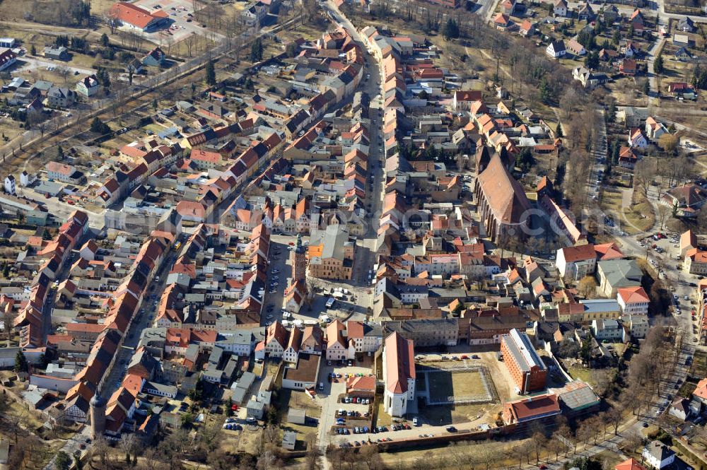 Luckau from above - Stadtansicht / Altstadt von Luckau in Brandenburg mit Sehenswürdigkeiten wie das Rathaus, die Nikolaikirche und die Georgenkapelle mit Hausmannsturm. City scape / old town of Luckau in Brandenburg with sights.