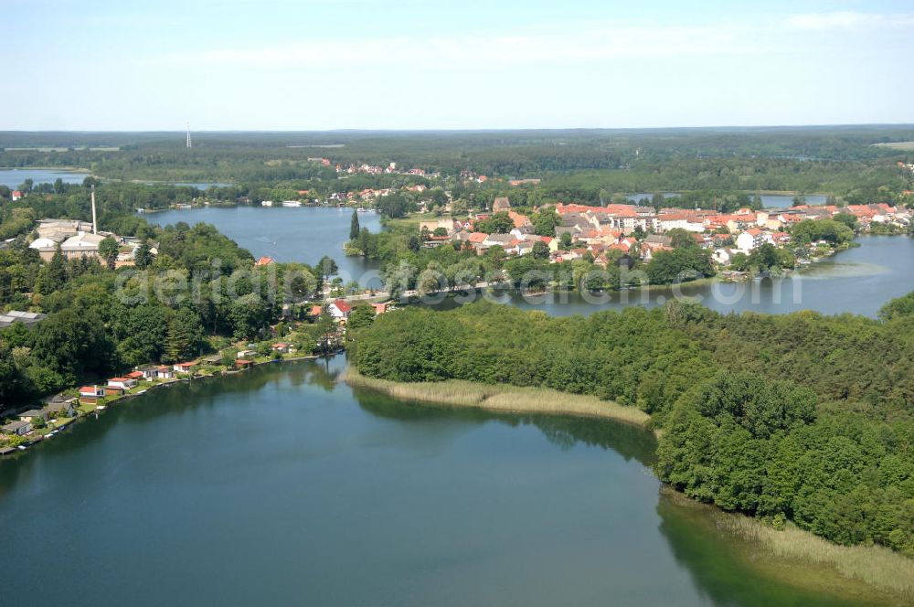 Lychen from the bird's eye view: Stadtansicht von Lychen am Ufer des Zenssee und des Oberpfuhl im Bundesland Brandenburg. City view of Lychen in Germany.