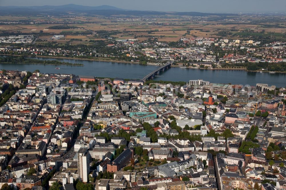 Aerial image Mainz - View of Mainz and the course of the Rhine in the state of Rhineland-Palatinate. Mainz is state capitol and largest city of Rhineland-Palatinate. A university, several TV and radio broadcasting stations and the carneval are characteristic features of the city on the river Rhine