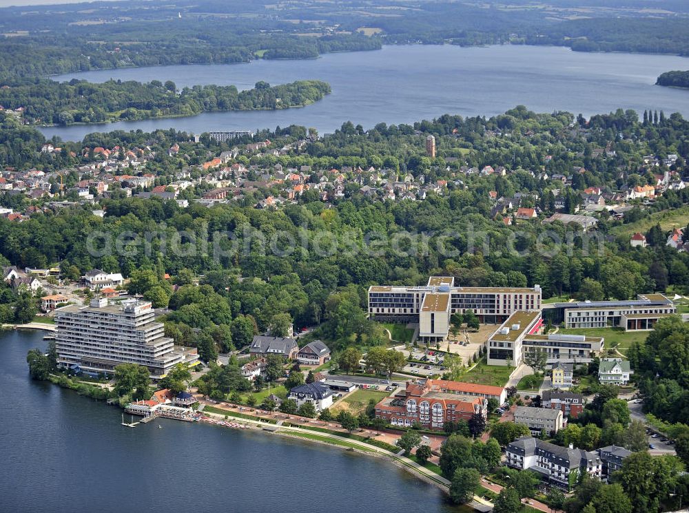 Aerial image Malente - Blick über Malente und den Kellersee. Im Vordergrund das Hotel Intermar Malente (links) und die Mühlenbergklinik Holsteinische Schweiz (rechts). View over Malente and Kellersee. In the foreground the hotel Intermar Malente (left) and the Muhlenberg Clinic Holsteinische Schweiz (right).