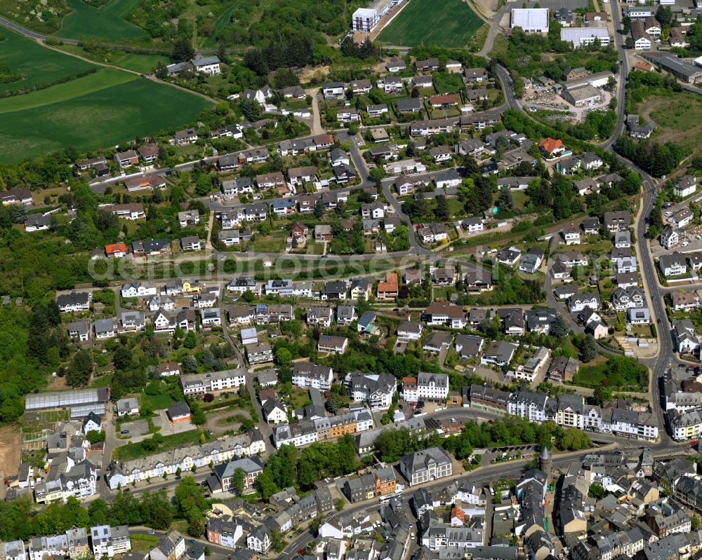 Aerial photograph Mayen - View of Mayen in the state Rhineland-Palatinate. The town is located in the county district of Mayen-Koblenz in the Eifel region. The urban area is crossed by the river Nette. Mayen consists of a main town and four boroughs and districts