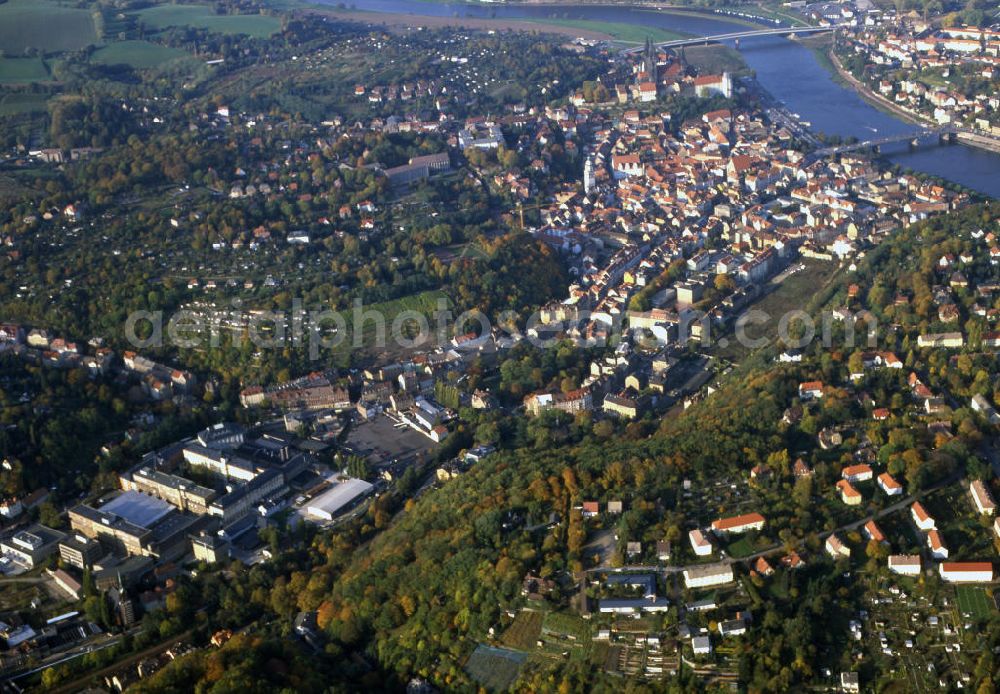 Aerial photograph Meißen - Stadtansicht von Meißen mit dem Industrie- und Gewerbegebiet der Porzellanmanufaktur. view of the city and the commercial park of porcelain manufactory.