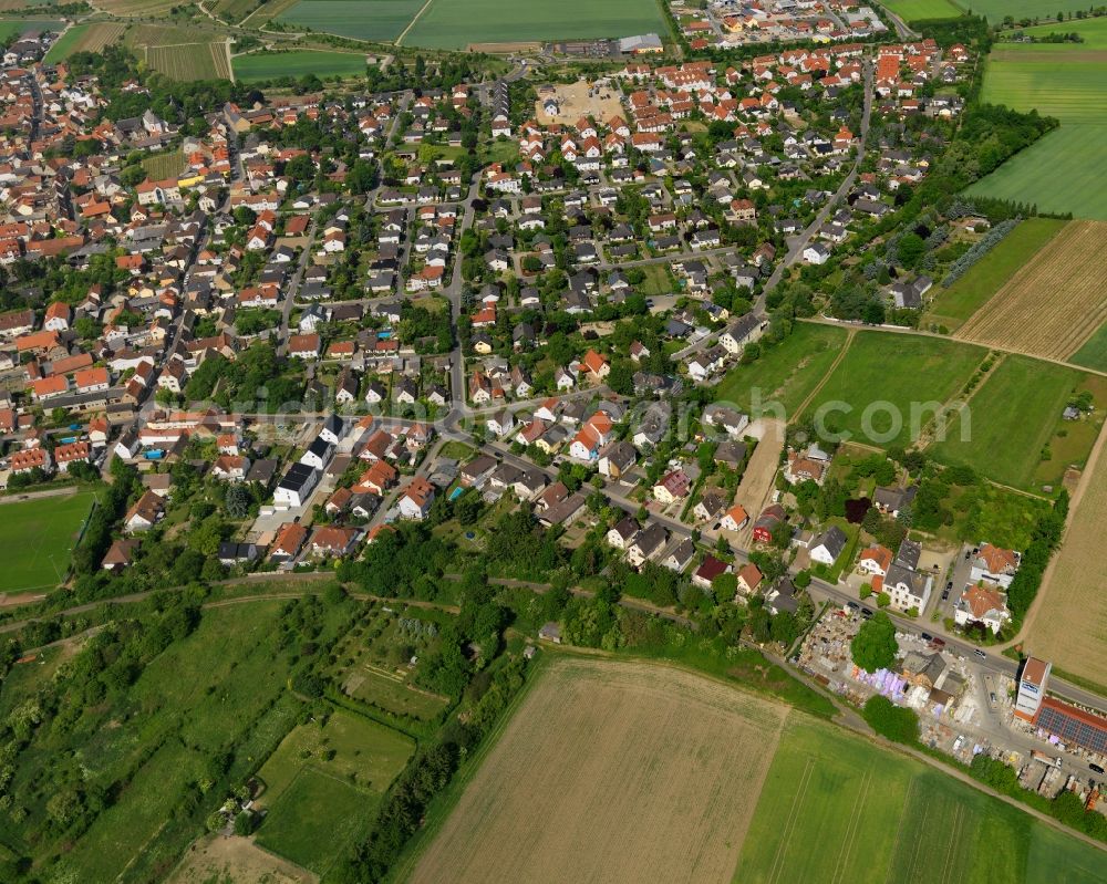 Mommenheim from the bird's eye view: Cityscape of Mommenheim in Rhineland-Palatinate