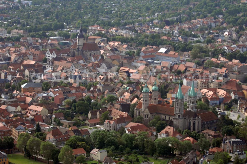 Naumburg from above - Blick über das Stadtzentrum von Naumburg in Sachsen-Anhalt. Im Vordergrund der Naumburger Dom und in hinteren Bildabschnitt die Stadtkirche St. Wenzel. View over the center of Naumburg in Saxony-Anhalt. In Front the Naumburg Cathedral and in the rear section of the image the Church of St. Wenceslas.