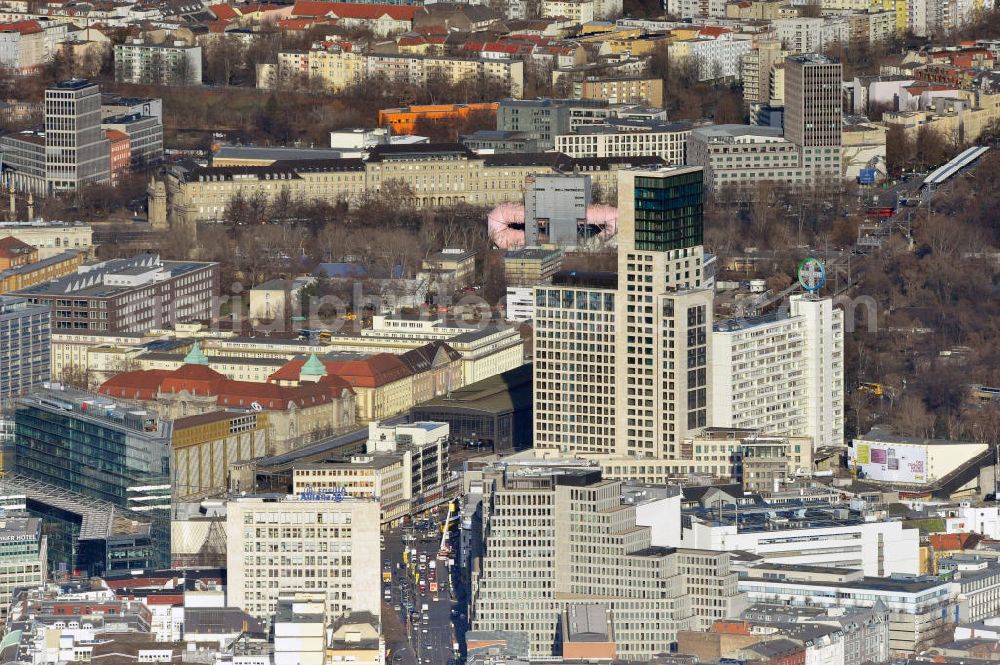 Aerial image Berlin - Stadtansicht mit dem neu errichteten Hochhaus Zoofenster in der City West in Charlottenburg am Bahnhof ZOO. Das die Skyline West wie das Europacenter prägende Hochhausprojekt mit 118 Meter Höhe wird neben Einzelhandelsläden in den unteren Geschossen hauptsächlich ein Hotel der Marke Waldorf-Astoria beherbergen und soll Ende 2011 durch die ALPINE Bau fertiggestellt werden. City view with the newly constructed high-rise Zoofenster in the City West train station Charlottenburg ZOO.