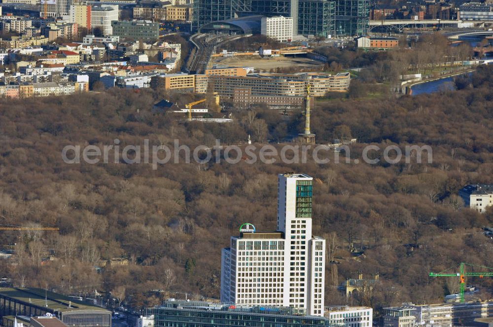 Aerial image Berlin - Stadtansicht mit dem neu errichteten Hochhaus Zoofenster in der City West in Charlottenburg am Bahnhof ZOO. Das die Skyline West wie das Europacenter prägende Hochhausprojekt mit 118 Meter Höhe wird neben Einzelhandelsläden in den unteren Geschossen hauptsächlich ein Hotel der Marke Waldorf-Astoria beherbergen und soll Ende 2011 durch die ALPINE Bau fertiggestellt werden. City view with the newly constructed high-rise Zoofenster in the City West train station Charlottenburg ZOO.