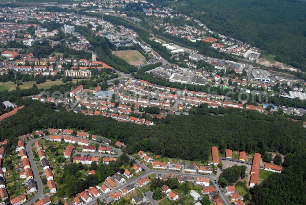 Aerial photograph Neunkirchen - Blick auf Neunkirchen. Neunkirchen ist eine saarländische Kreisstadt an der Blies und ist etwa 20 km nordöstlich der Landeshauptstadt Saarbrücken gelegen. Mit 49.000 Einwohnern ist Neunkirchen die zweitgrößte Stadt des Saarlandes. Die früheste Besiedlung im Neunkirchener Gebiet gab es um 700 v. Chr. Bereits sehr früh wurde auf dem Gebiet von Neunkirchen Kännelkohle/Gagat abgebaut, so in der Hallstattzeit (700–450 v. Chr.) und Römerzeit (3. Jh. n. Chr.)