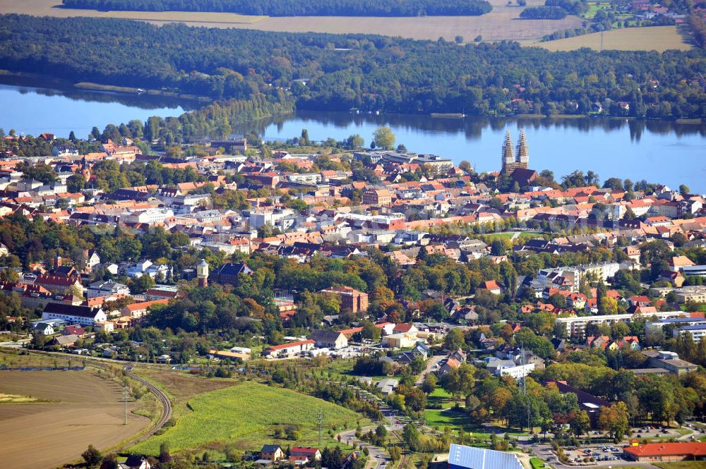 Aerial image Neuruppin - Stadtansicht der Fontane - Stadt Neuruppin in Brandenburg. Neuruppin ist die Kreisstadt des brandenburgischen Landkreises Ostprignitz-Ruppin. Zum Gedenken an den in Neuruppin geborenen Dichter Theodor Fontane trägt die Stadt den Beinamen Fontanestadt. City view of Neuruppin. The poet Theodor Fontane was born in Neuruppin, so it is called Fontanestadt Neuruppin.