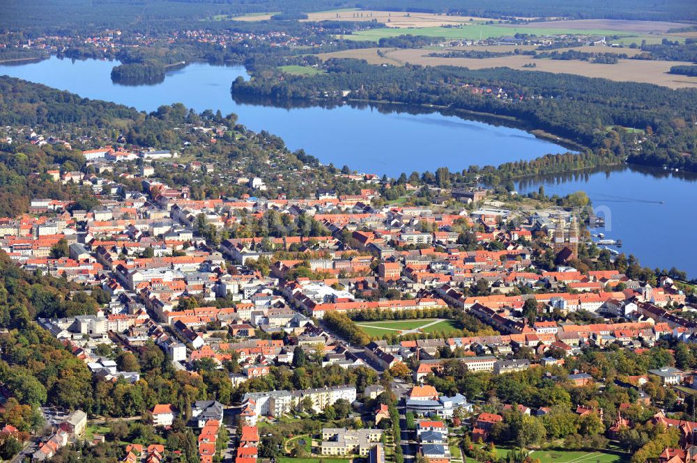 Aerial photograph Neuruppin - Stadtansicht der Fontane - Stadt Neuruppin in Brandenburg. Neuruppin ist die Kreisstadt des brandenburgischen Landkreises Ostprignitz-Ruppin. Zum Gedenken an den in Neuruppin geborenen Dichter Theodor Fontane trägt die Stadt den Beinamen Fontanestadt. City view of Neuruppin. The poet Theodor Fontane was born in Neuruppin, so it is called Fontanestadt Neuruppin.