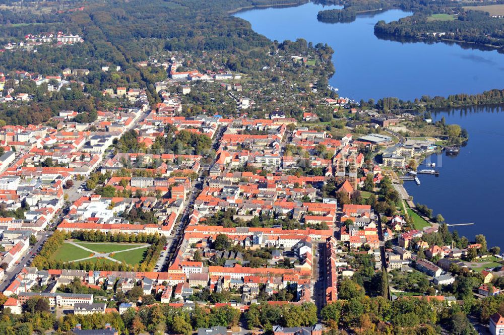 Aerial photograph Neuruppin - Stadtansicht der Fontane - Stadt Neuruppin in Brandenburg. Neuruppin ist die Kreisstadt des brandenburgischen Landkreises Ostprignitz-Ruppin. Zum Gedenken an den in Neuruppin geborenen Dichter Theodor Fontane trägt die Stadt den Beinamen Fontanestadt. City view of Neuruppin. The poet Theodor Fontane was born in Neuruppin, so it is called Fontanestadt Neuruppin.