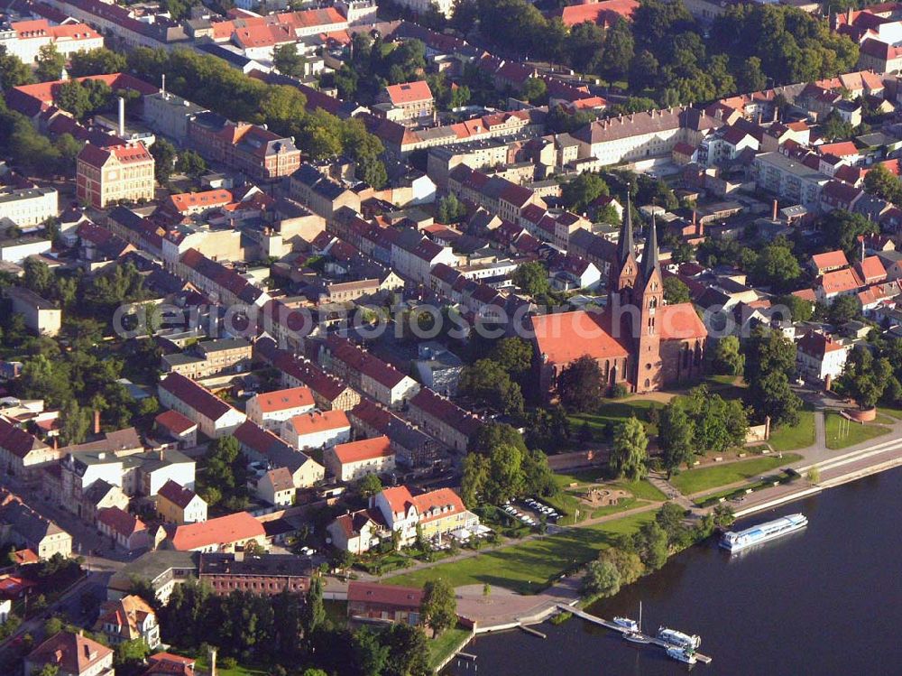 Aerial photograph Neuruppin (Brandenburg) - Blick auf das Stadtzentrum von Neuruppin am Ufer des Ruppiner Sees