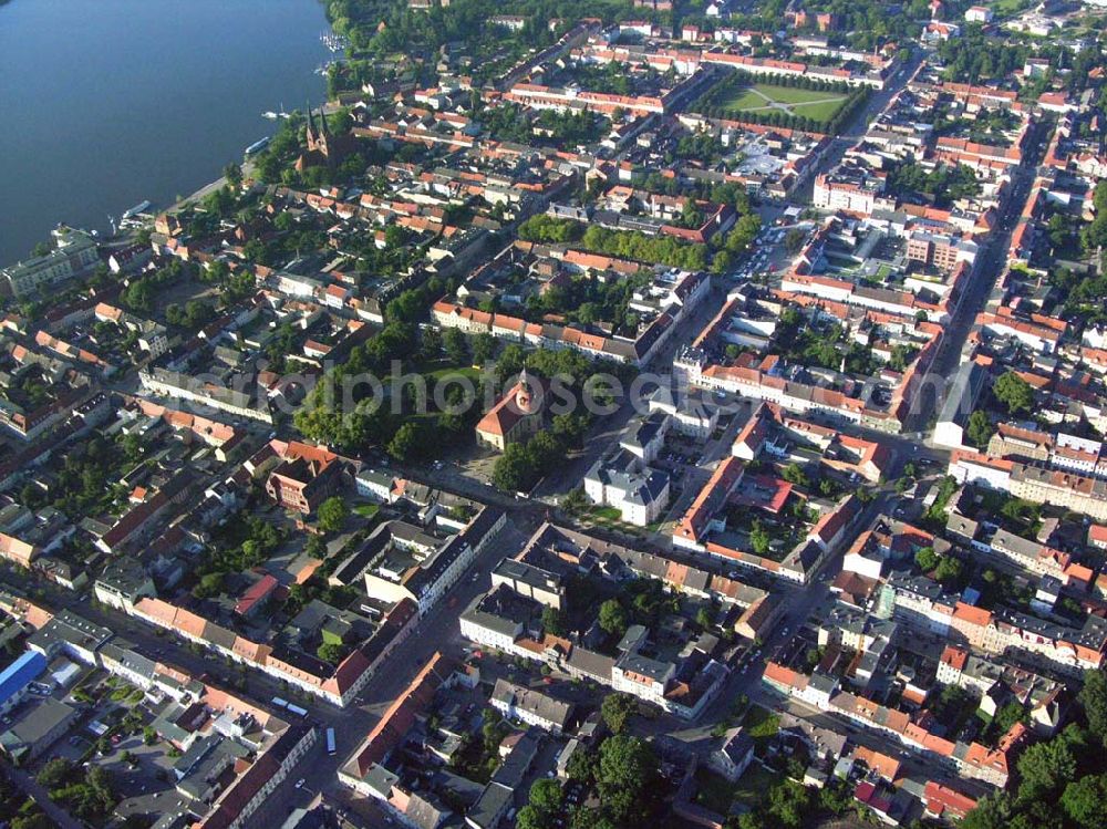 Aerial image Neuruppin (Brandenburg) - Blick auf das Stadtzentrum von Neuruppin am Ufer des Ruppiner Sees