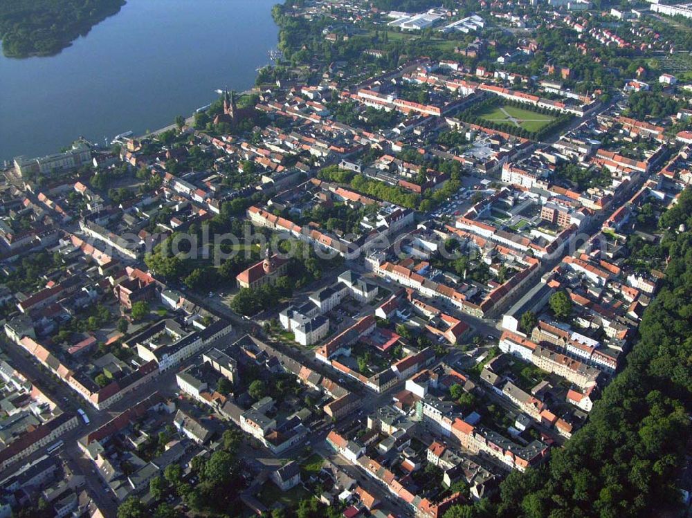 Aerial photograph Neuruppin (Brandenburg) - Blick auf das Stadtzentrum von Neuruppin am Ufer des Ruppiner Sees