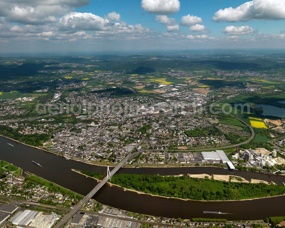 Aerial image Neuwied - Cityscape of Neuwied on the river course of the Rhine in the State of Rhineland-Palatinate