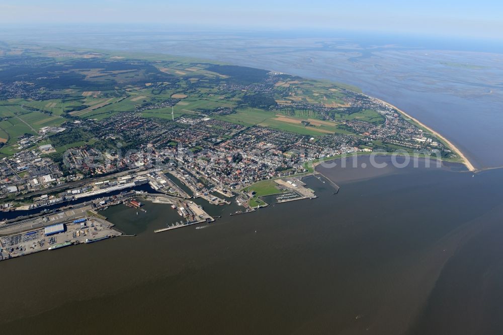 Cuxhaven from the bird's eye view: View of the North of Cuxhaven with its harbour and the mouth of the river Elbe into the North Sea in the state of Lower Saxony