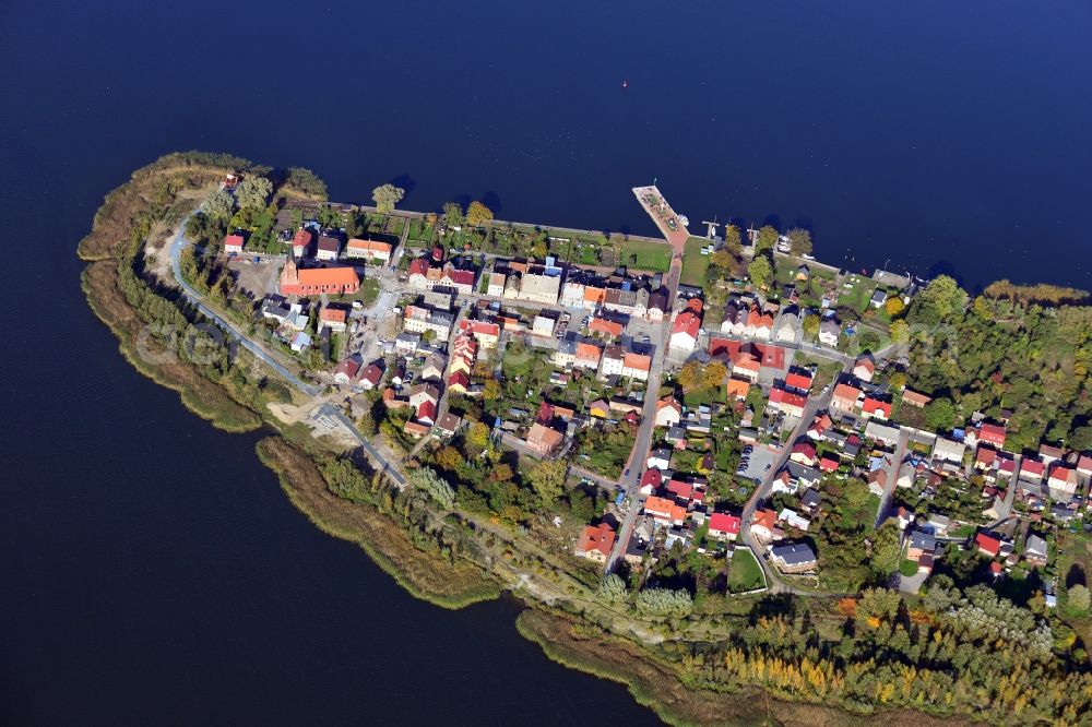 Aerial image Nowe Warpno - Cityscape of Nowe Warpno in the West Pomeranian Voivodeship in Poland. Nowe Warpno is located on an paninsula between Neuwarp Lake and Szczecin Lagoon