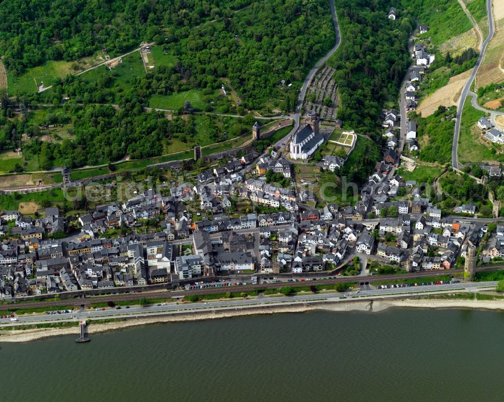 Oberwesel from above - View of the town of Oberwesel in the state of Rhineland-Palatinate. The small town is located in the Rhine-Hunsrueck county district on the left riverbank of the Rhine. It is an official tourist resort sitting on the steep slopes of the riverfront