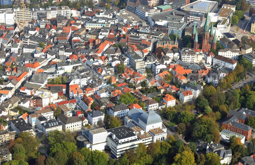 Aerial image Oldenburg - Stadtansicht auf Oldenburg in Niedersachsen mit dem größten Gebäude der Stadt, der St. Lamberti-Kirche, und dem Einkaufszentrum Schlosshöfe. Townscape on Oldenburg with the St. Lamberti-Church, the highest building in town, and the shopping center Schlosshöfe.