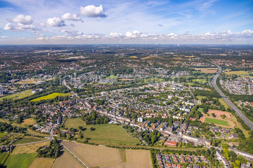 Gelsenkirchen from the bird's eye view: City view in the urban area in the district Beckhausen in Gelsenkirchen in the Ruhr area in the state North Rhine-Westphalia, Germany