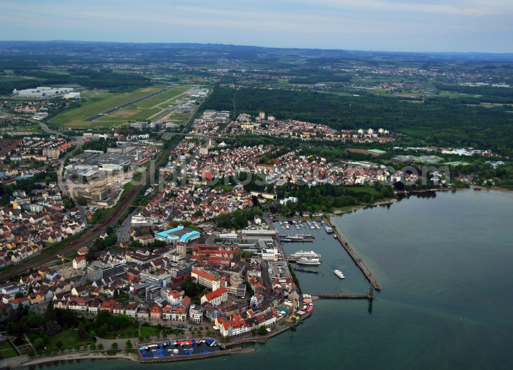 Aerial image Friedrichshafen - Cityscape from the center of Friedrichshafen on the shores of Lake Bodensee in Baden-Wuerttemberg