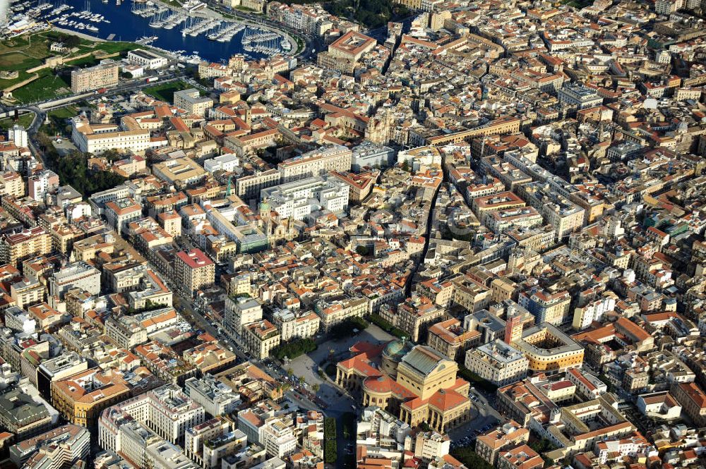 Palermo Sizilien from the bird's eye view: View from the Pawnship district to the Castle by the Sea district of Palermo at Sicily in Italy