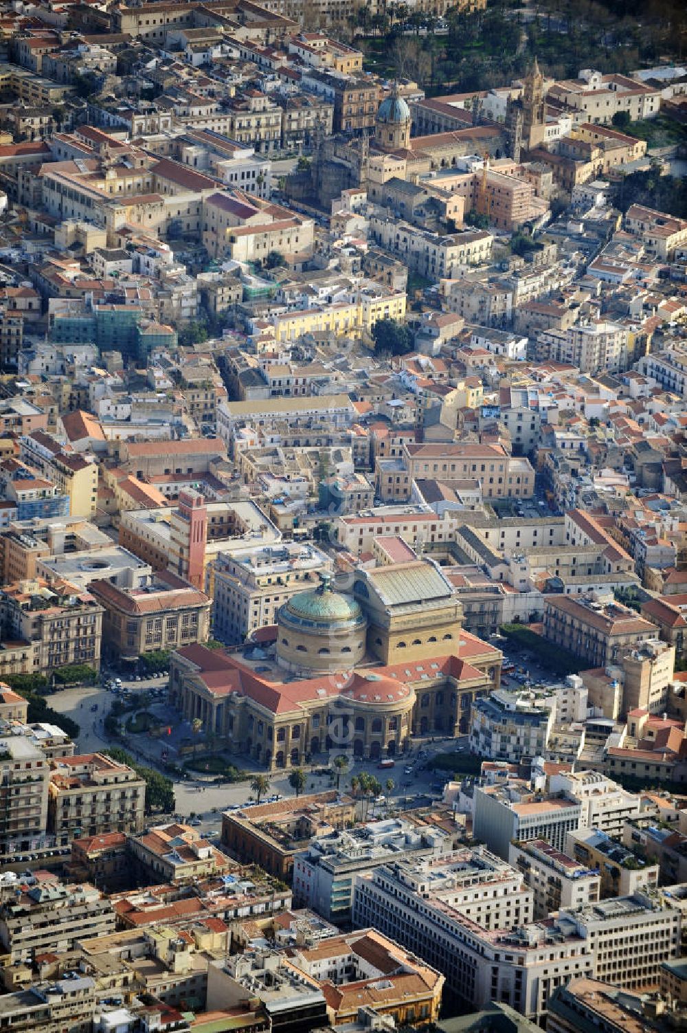 Palermo Sizilien from the bird's eye view: View from the opera house Teatro Massimo in the direction of the Cathedral of Palermo at Sicily in Italy