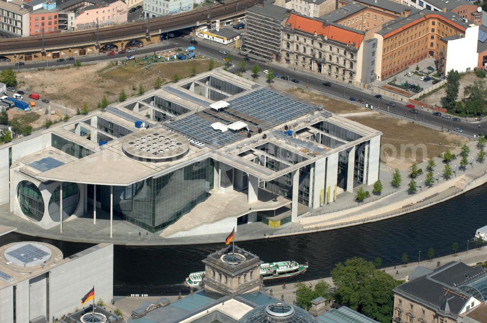 Aerial photograph Berlin - Stadtansicht auf das Regierungsviertel in Mitte-Tiergarten