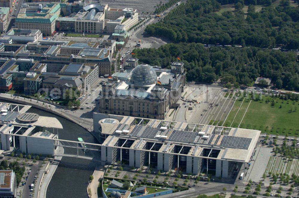 Aerial image Berlin - Stadtansicht auf das Regierungsviertel in Mitte-Tiergarten