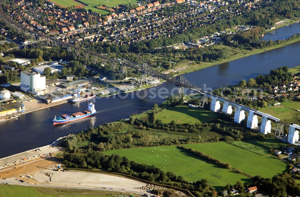 Rendsburg from above - Cityscape of Rendsburg with the route of the railway viaduct and the Transporter Bridge Rendsburg in the state of Schleswig-Holstein