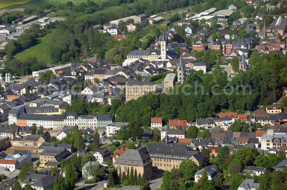 04.06.2010 from the bird's eye view: Blick über die Stadt Schleiz mit dem Konrad-Duden-Gymnasium, den Türmen der Schlossruine und der Stadtkirche. View of the city Schleiz with the Konrad-Duden-Gymnasium, the towers of the castle ruins and the town church.